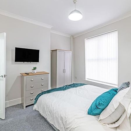 Luxury 5 Bedroom Holiday Home Within Prescot Exterior foto
